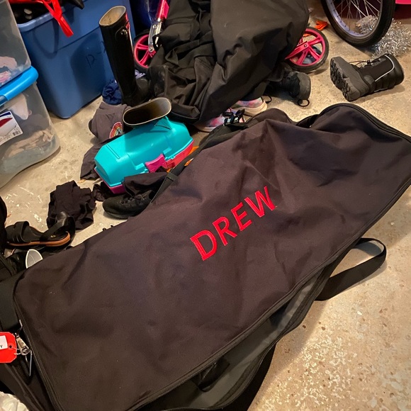 XL 52” Duffle bag Embroided with name DREW in red. - Picture 2 of 3